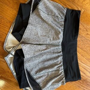 lululemon athletica Black Athletic Skort with Built-In Shorts size 6 very good c